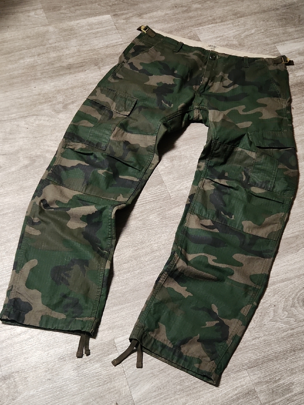 Carhartt WIP Men's Green Woodland Camo Ripstop Cargo Pants - Picture 2 of 9